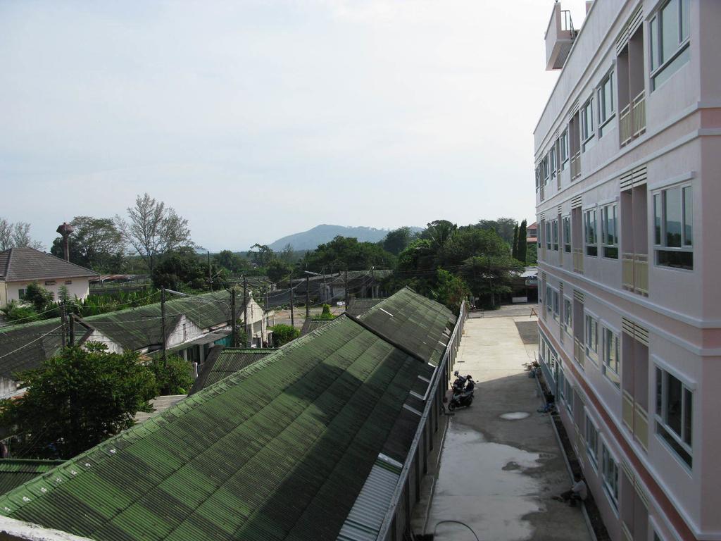 Plus Mansion Phuket Exterior photo