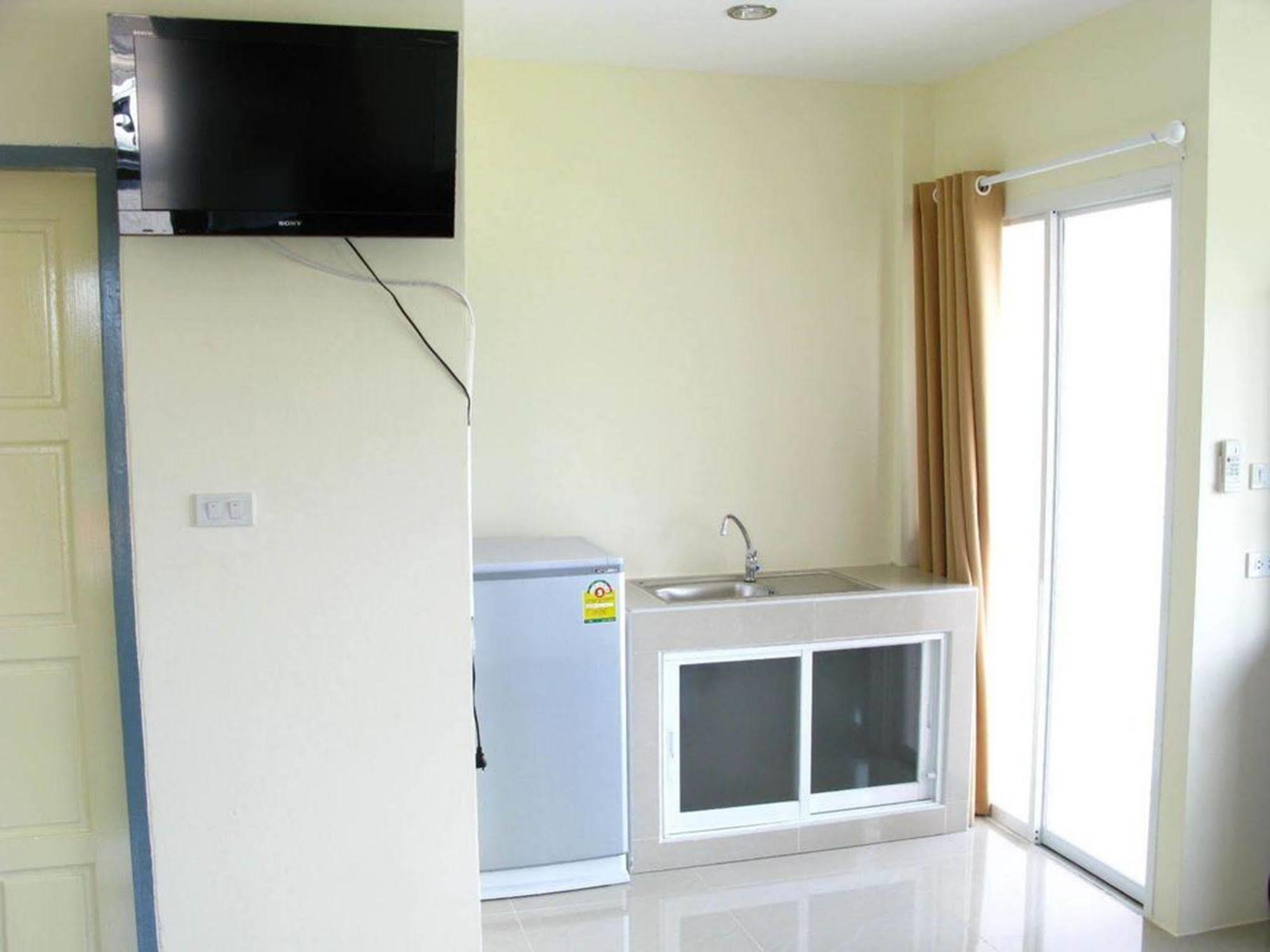 Plus Mansion Phuket Exterior photo